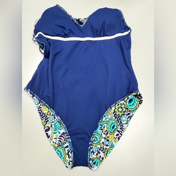 Low Back Crisscross Swimsuit - Picture 6 of 13